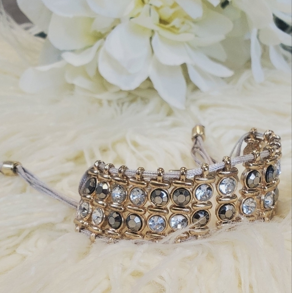 Fashion Handcrafted Woven Bracelet Ivory Crystals Tassels Adjustable. 🌴